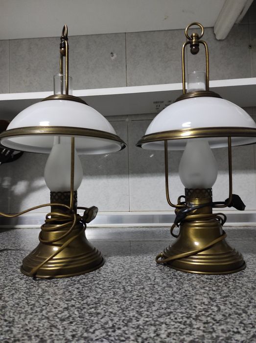 Vendo 2 candeeiros vintage