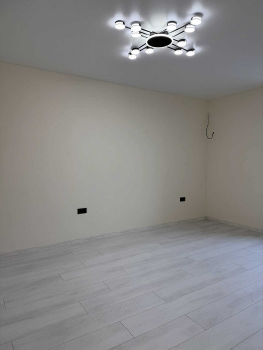 Продається 2-кімнатна з ремонтом