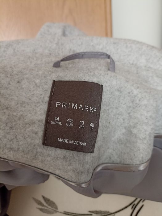 Płaszcz damski nowy rozmiar 42