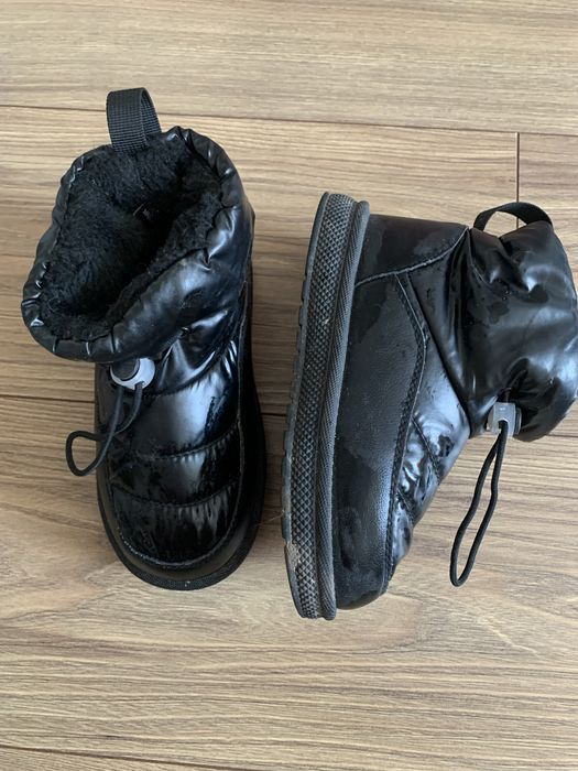 Взуття для дівчинки