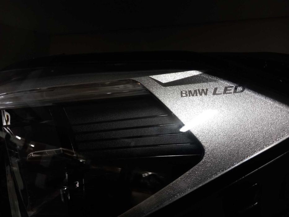 BMW X1 F48 farol esquerdo