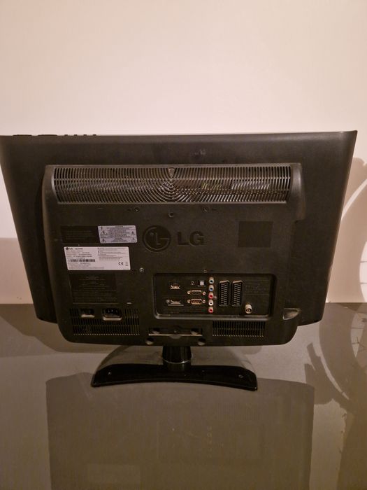 Telewizor LG  '22' cale