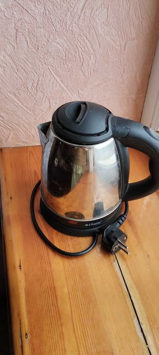 Электрические чайники нержавейка  1,5 л.; кипятильник