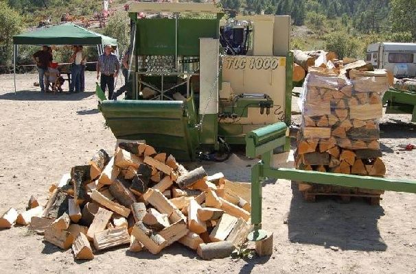 Дрова дуб граб дрова акація з доставкою по Київський області колоті