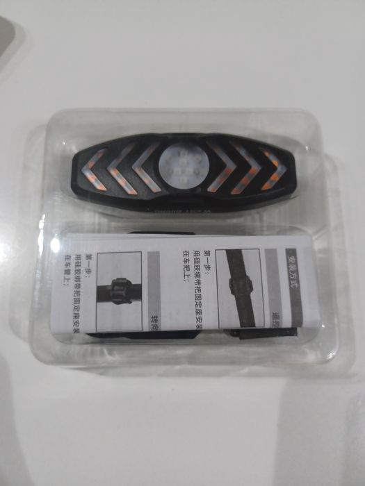 Luz traseira com piscas para bicicletas