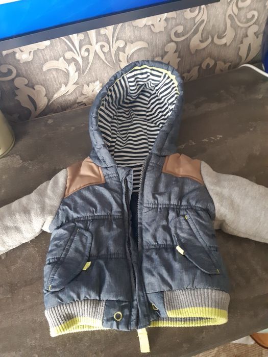 Куртка демісезонна