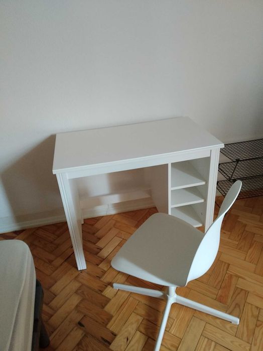 Secretária e cadeira de escritorio/casa