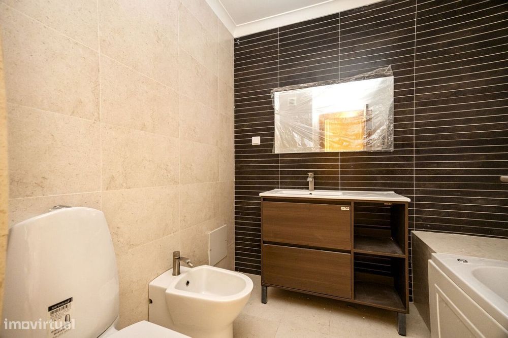 Apartamento T4 com jardim, Paço de Arcos, Oeiras