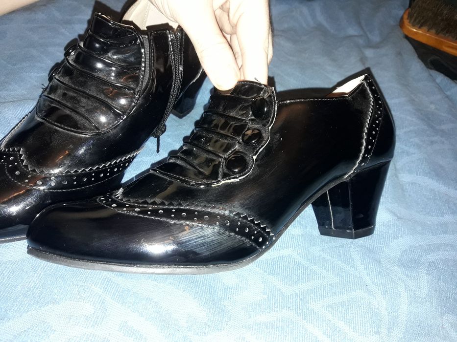 Туфли лаковые на каблуке 42 Agvani