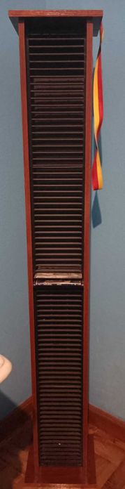 Móvel para guardar CDs