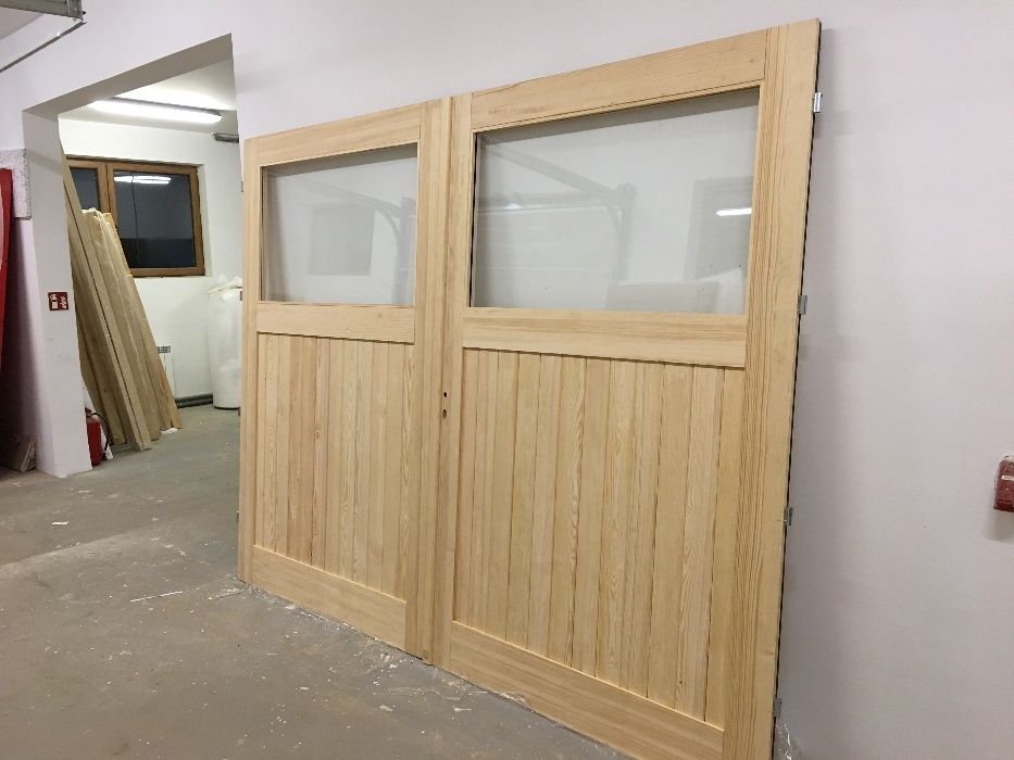 Drzwi DREWNIANE KRIS garażowe frezowane  Na Wymiar brama CAŁA POLSKA