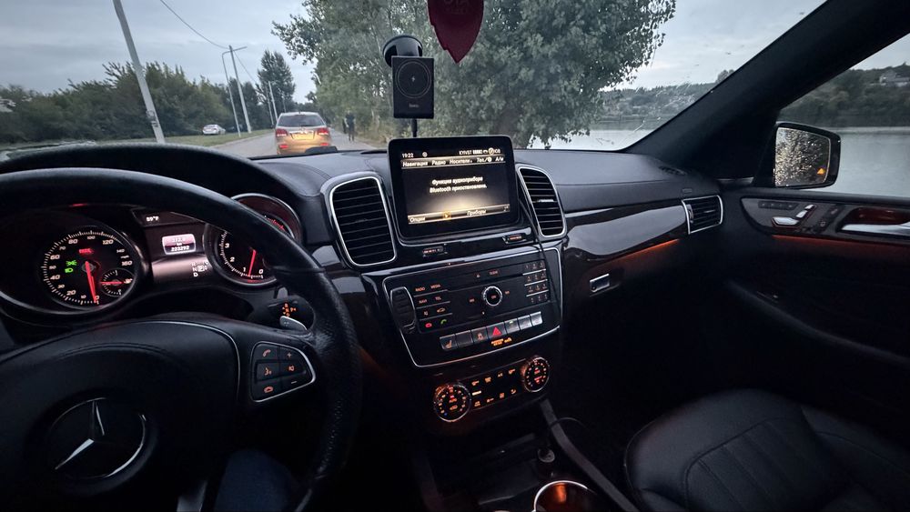 Mercedes-Benz gls450