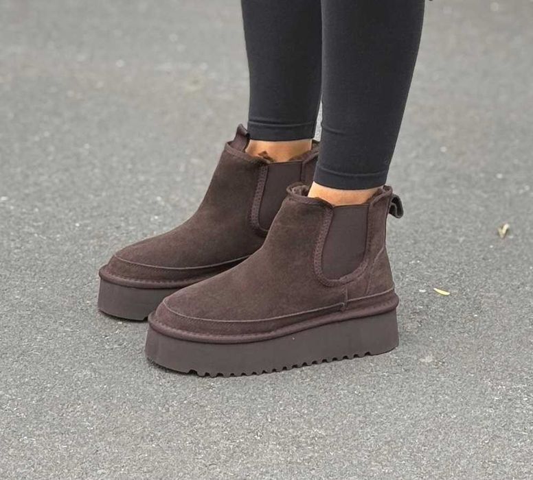 Женские зимние ботинки замшевые полусапожки коричневые на меху челси