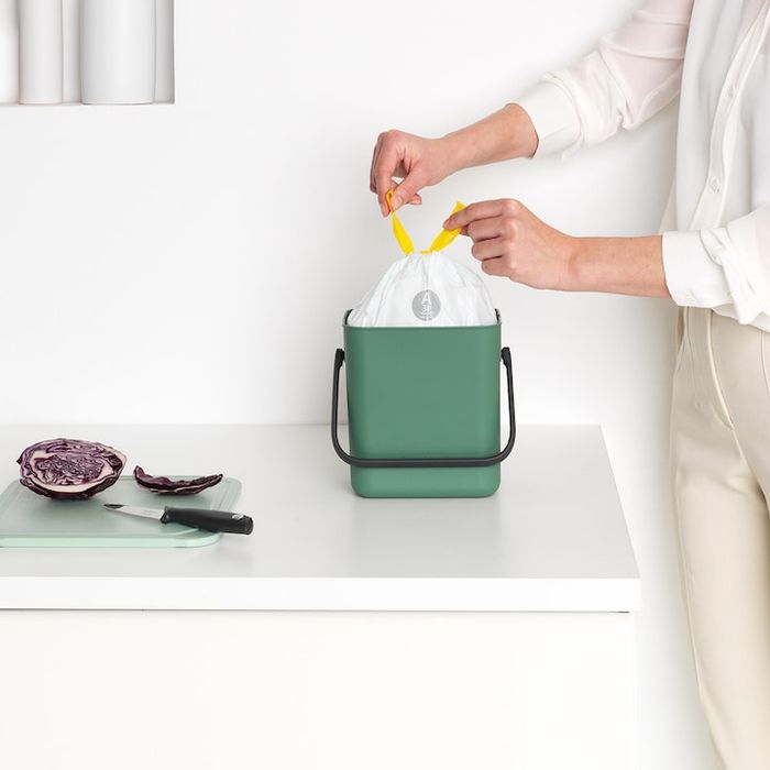 Pequeno balde do lixo da Brabantia, perfeito para resíduos de cozinha