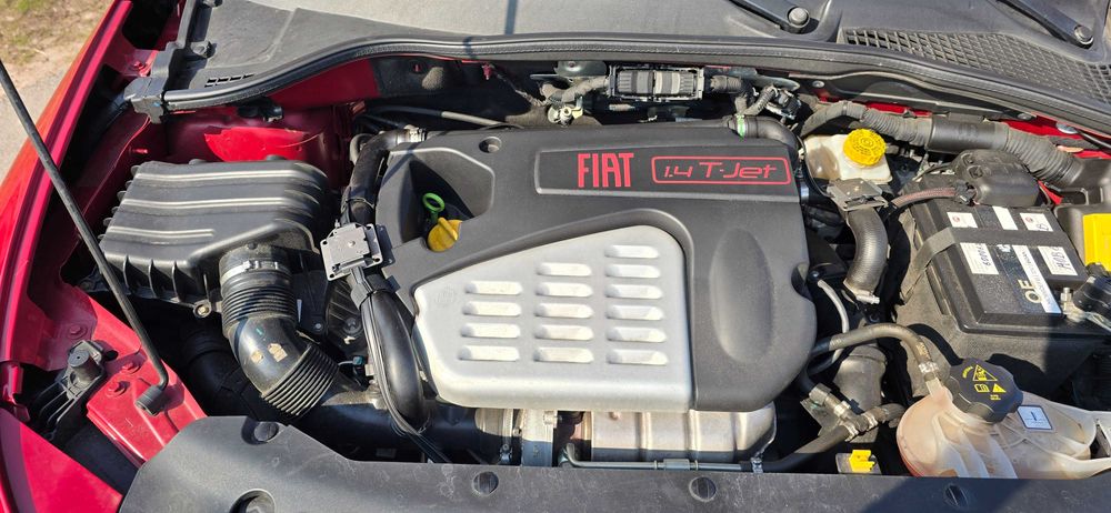 Fiat Tipo 2017, Hatchback, czerwony, T- Jet, 120 km, wersja LOUNGE