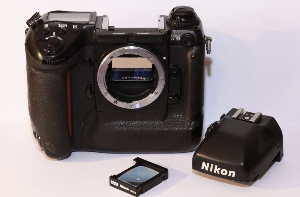 Nikon F5 - Para peças ou reparação.
