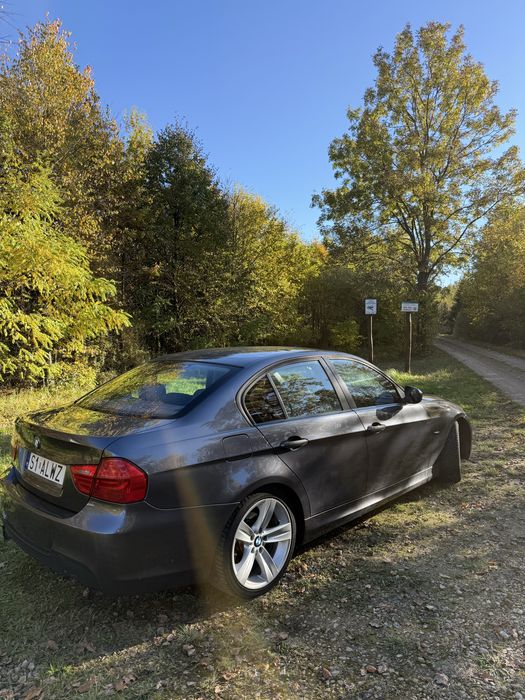 BMW Seria 3 320i E90