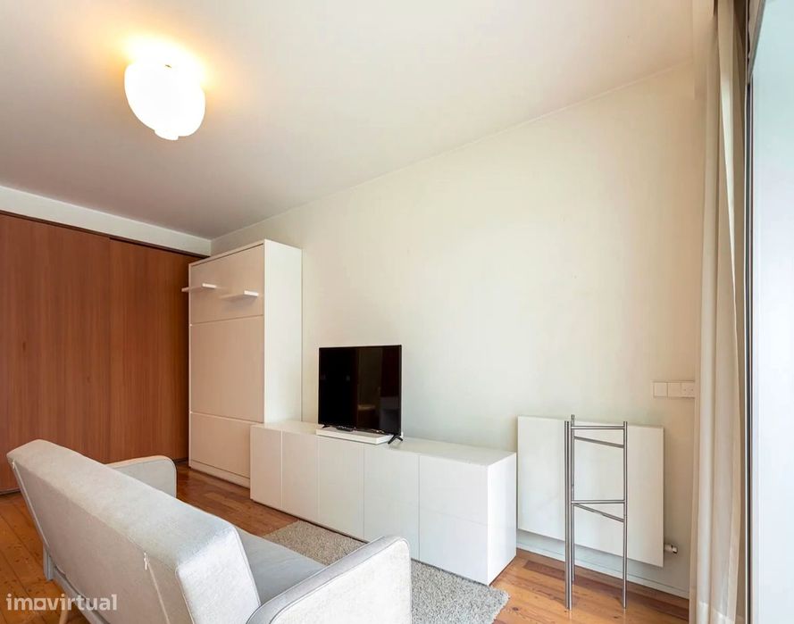 Apartamento T0 com ar condicionado em Ramalde