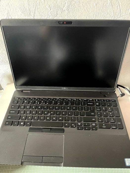 Dell Latitude 5500 i7-8665U / 24GB RAM / 512GB SSD – SUPER STAN