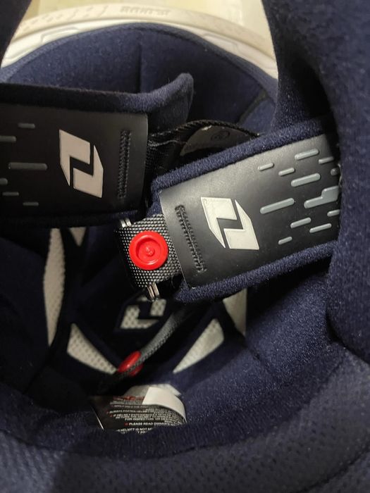 Capacete one criança