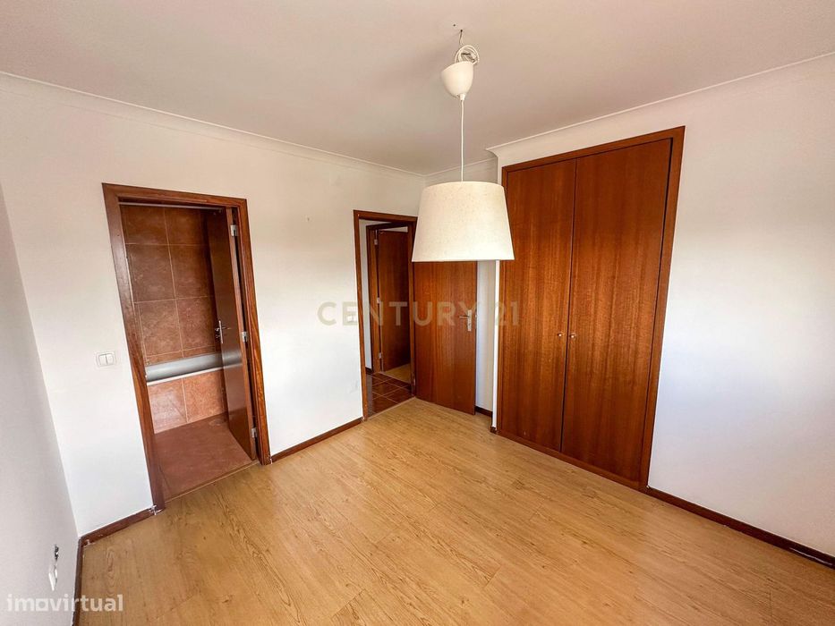 T2 ultimo piso junto ao centro- paredes