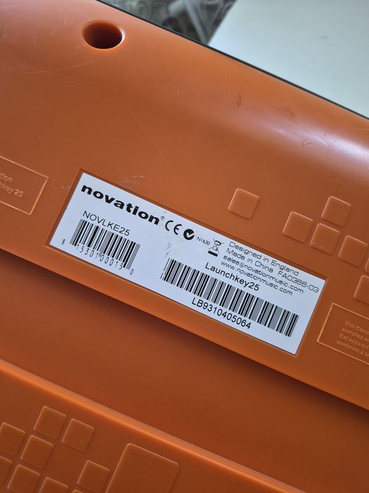 Клавіатура Novation Launchkey 25