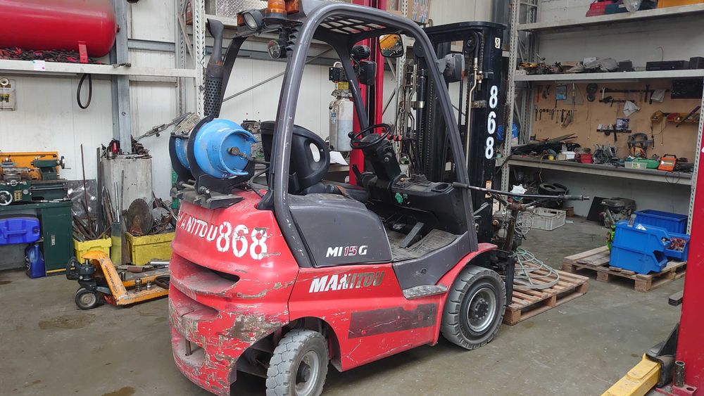 автонавантажувач газовий MANITOU
