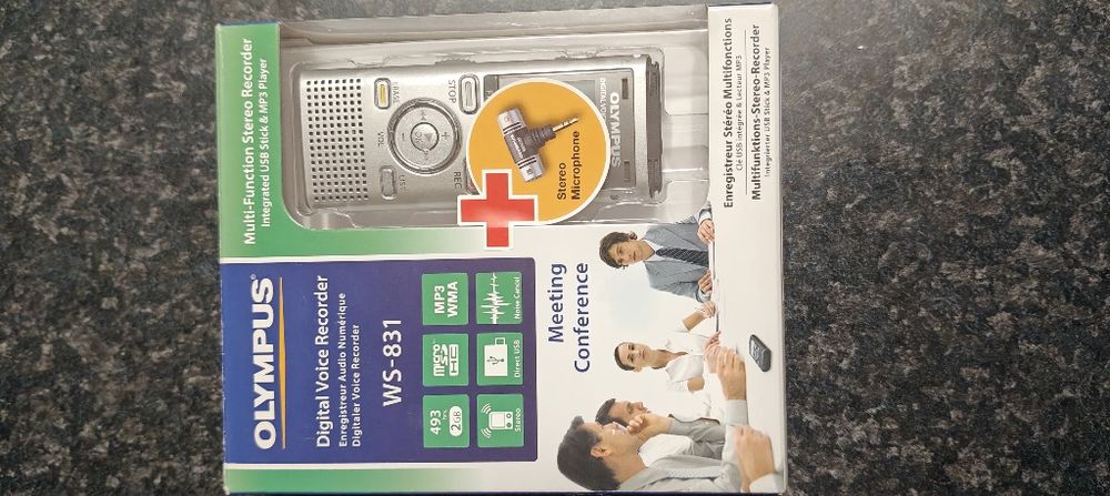 Dyktafon OLYMPUS WS-831  rejestrator dźwięku