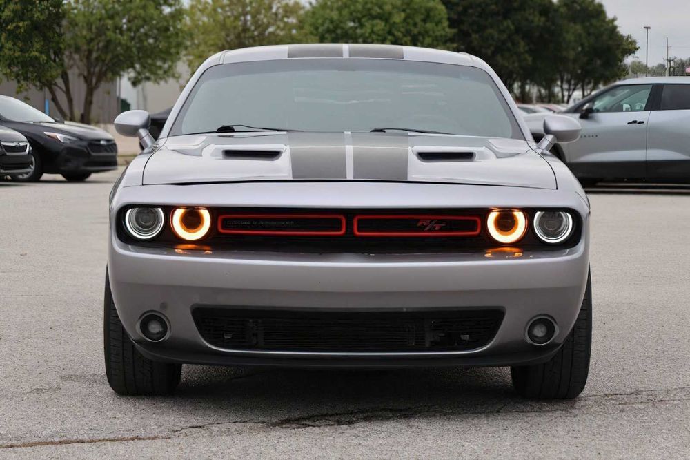 Dodge Challenger      2017