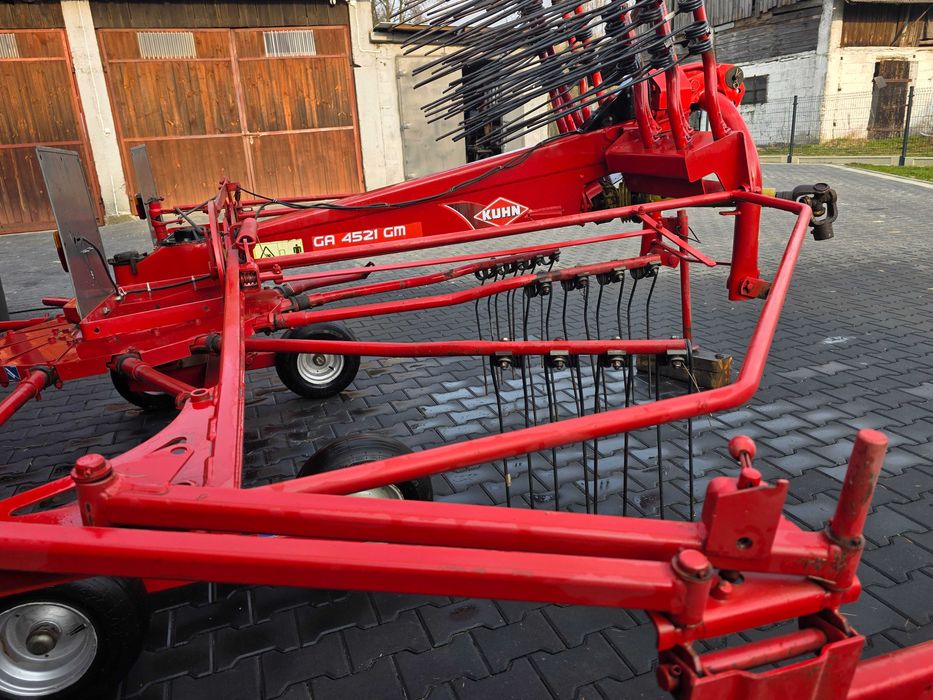 Zgrabiarka karuzelowa Kuhn GA 4521 GM