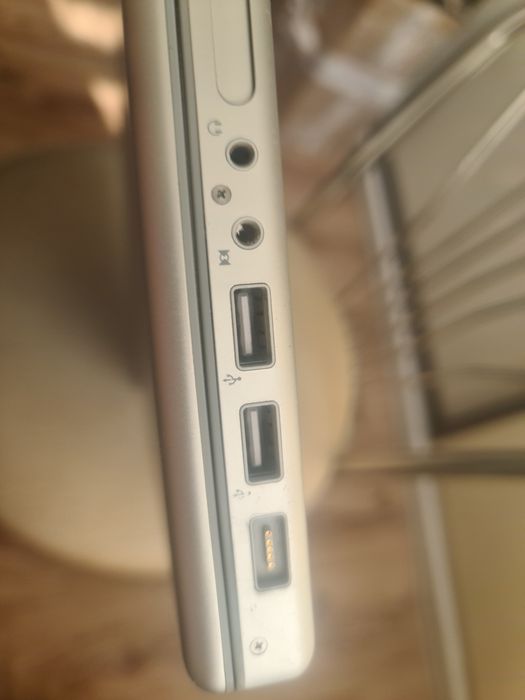 Macbook  pro  uszkodzony