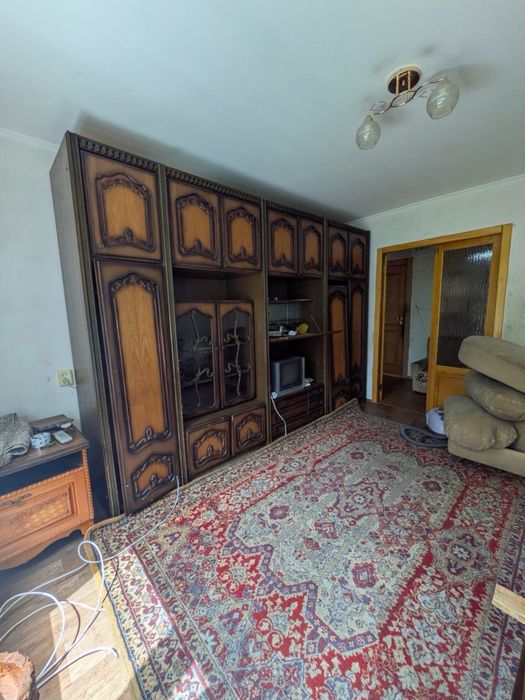 Продам 2-кімнатну квартиру на вул. Мініна, 11. Центр