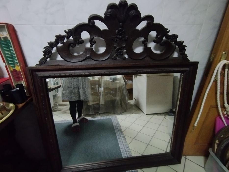 Espelho muito antigo