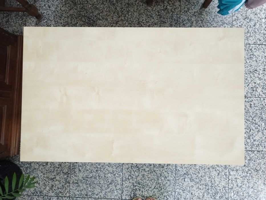 IKEA coffee table64751310234243123