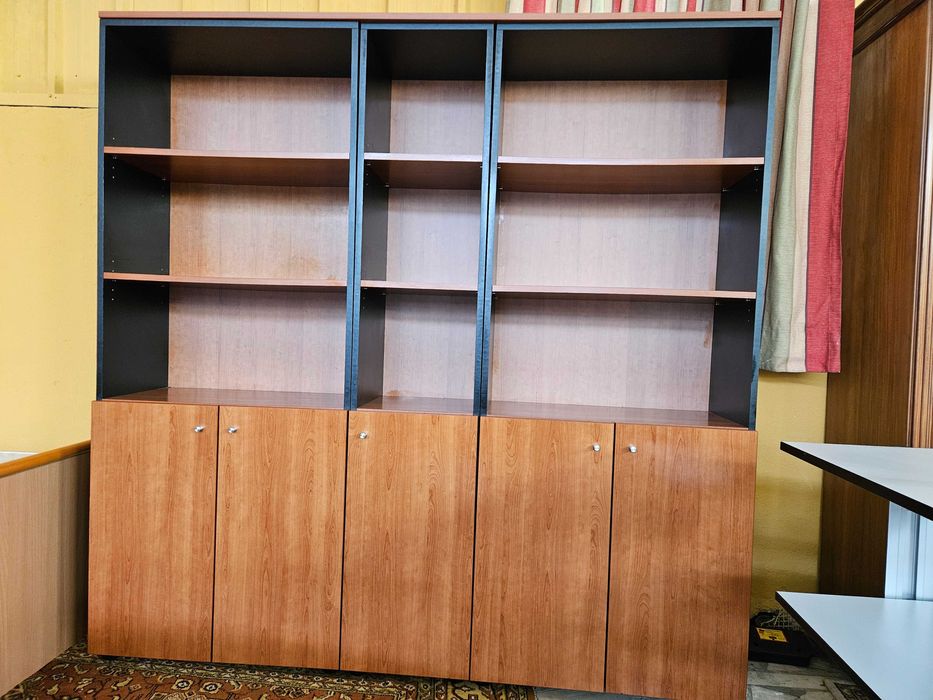 Móvel / estante para escritório - Bom estado geral