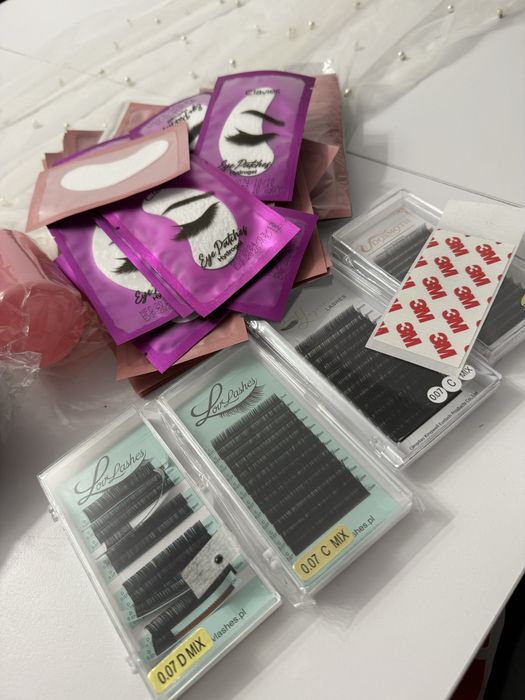 Sprzedam lozko kosmetyczne lampe uv i wszystko co potrzebne na start