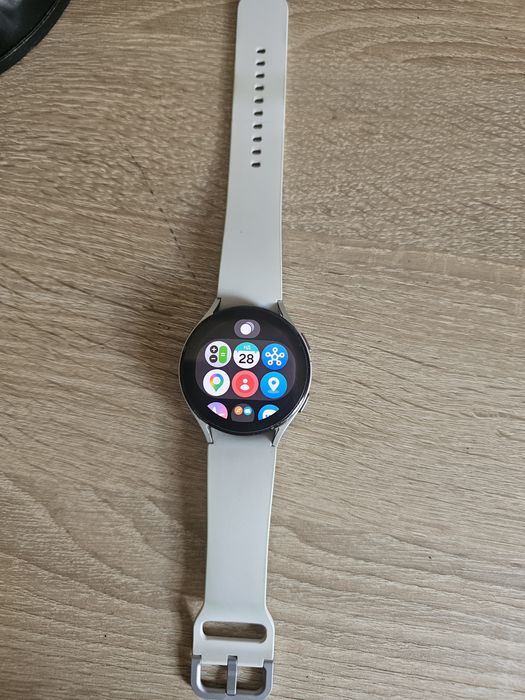 Продам Samsung galaxy watch 5 44мм