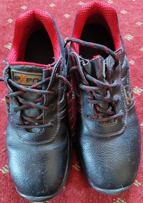 Рабочие полуботинки.