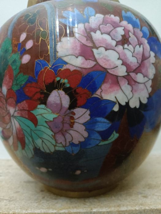 Pote de cloisonné chinês. Antiguidade chinês