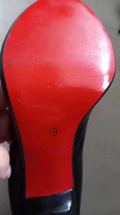 Buty damskie na obcasie r. 39