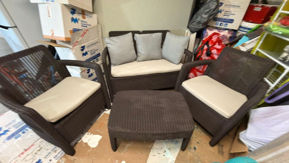 Conjunto relax de 4 lugares em resina castanha