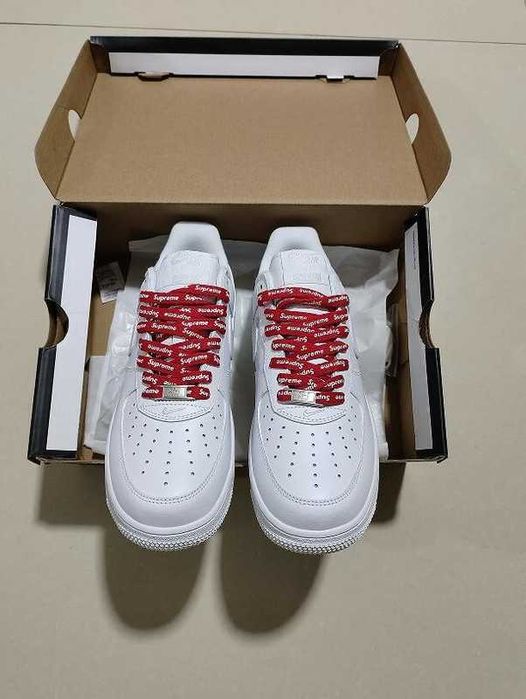 Nike Air Force 1 Low Supreme White R.40