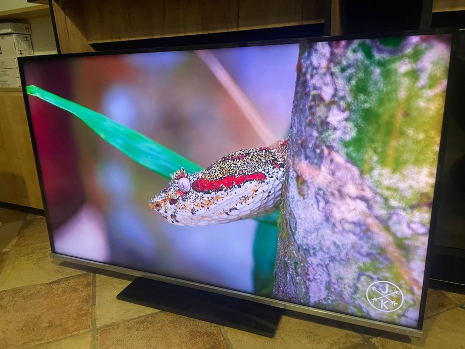 Телевізор Tohiba 50 дюймів smart TV, 4 k + кріплення на стіну