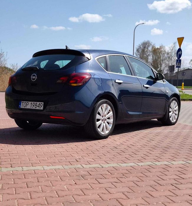 Opel Astra J wersja Cosmo