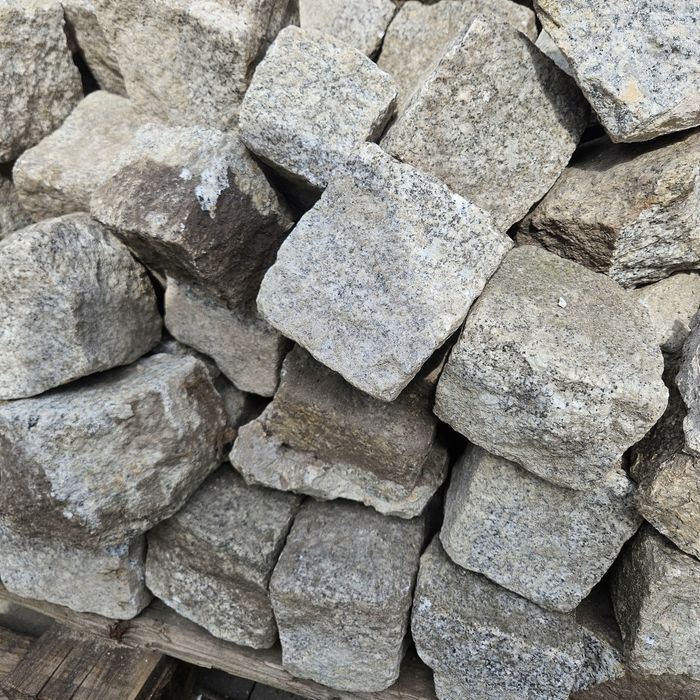 Granit . Palisada oporniki. Obrzeża granitowe. Kostka granitowa.