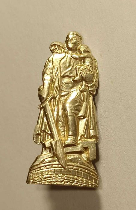 wpinka 2,8 cm z PRL zwycięski sowieta sowietische ehrenmal