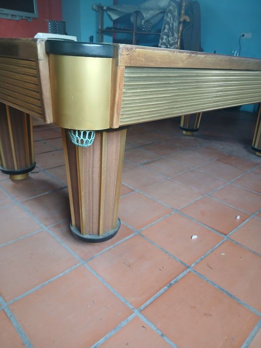 Snooker  com relógio e suporte com tacos