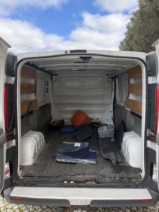 Opel vivaro 2.0d 2015