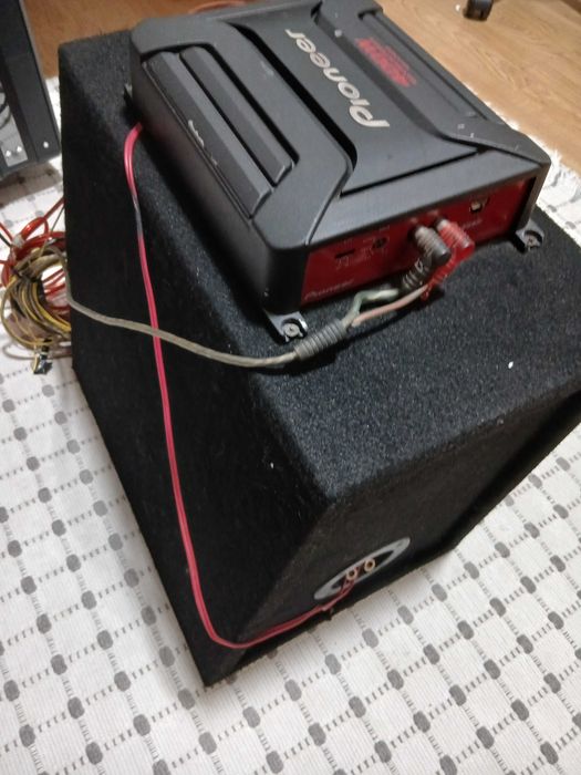 Subwoofer pioneer + Amplificador