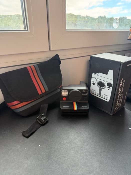 Polaroid NOW 2a Geração com caixa de origem e bolsa para a guardar